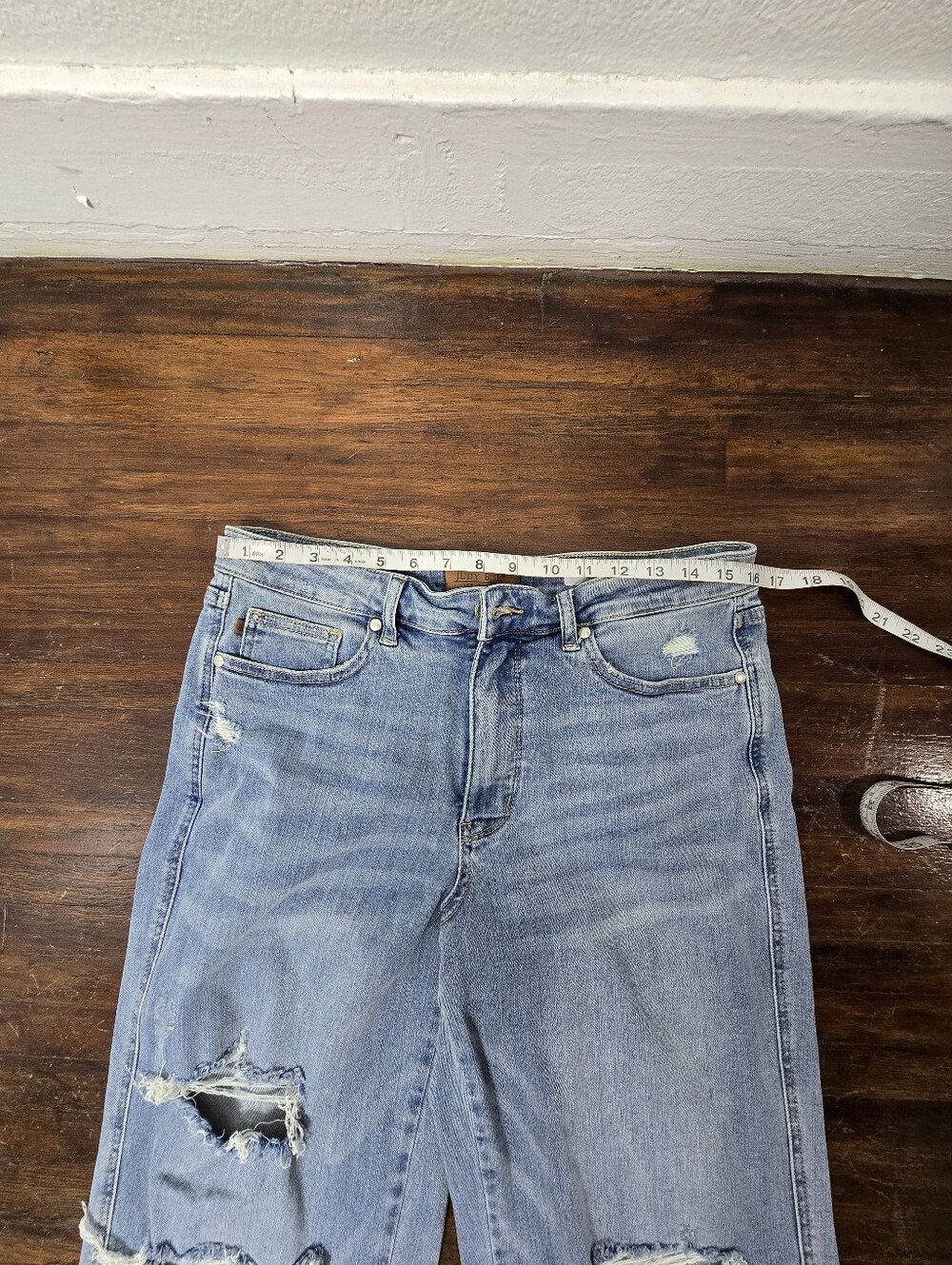 Judy Blue Distressed Wide Leg Jeans High Rise Raw Hem 13/31 JB88933 LT - Picture 5 of 6